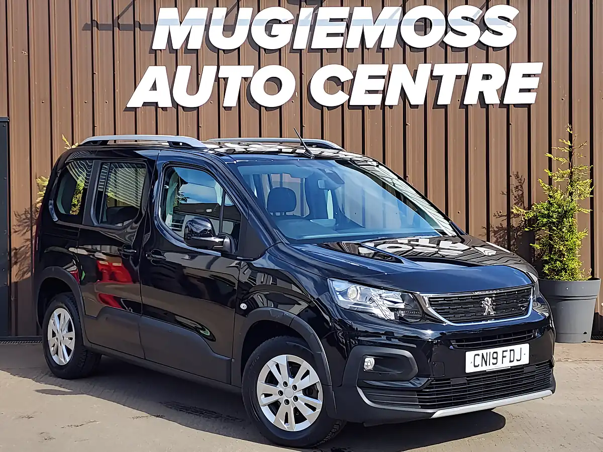 Used 2019 Peugeot Rifter Allure Black - Front View