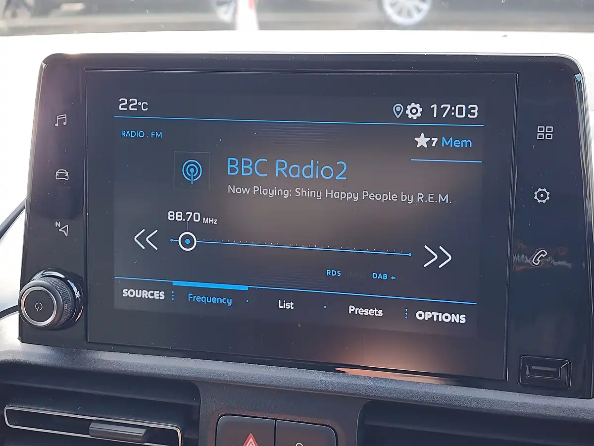 Used 2019 Peugeot Rifter Allure Black - Interior and Exterior details 11