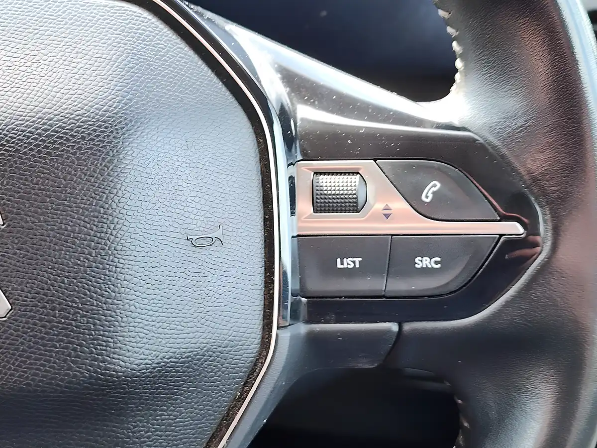 Used 2019 Peugeot Rifter Allure Black - Interior and Exterior details 16