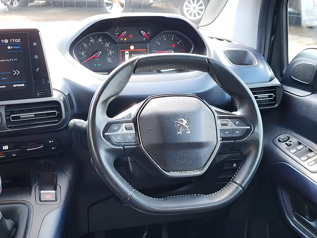Used 2019 Peugeot Rifter Allure Black - Interior and Exterior details 9