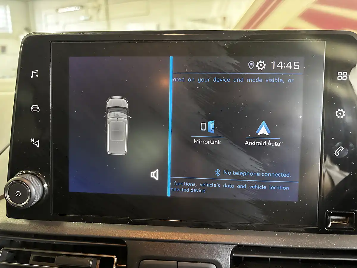 Used 2019 Peugeot Rifter Allure Blue - Interior and Exterior details 13