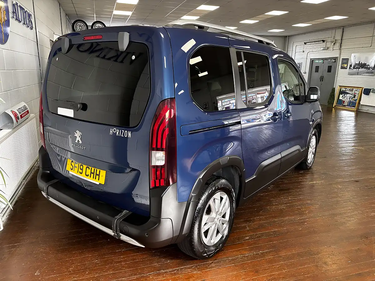 Used 2019 Peugeot Rifter Allure Blue - Interior and Exterior details 3