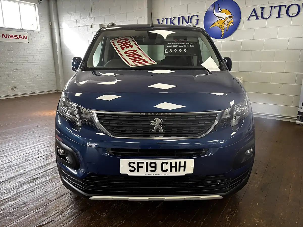 Used 2019 Peugeot Rifter Allure Blue - Interior and Exterior details 4