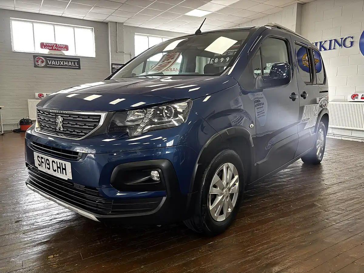 Used 2019 Peugeot Rifter Allure Blue - Interior and Exterior details 5