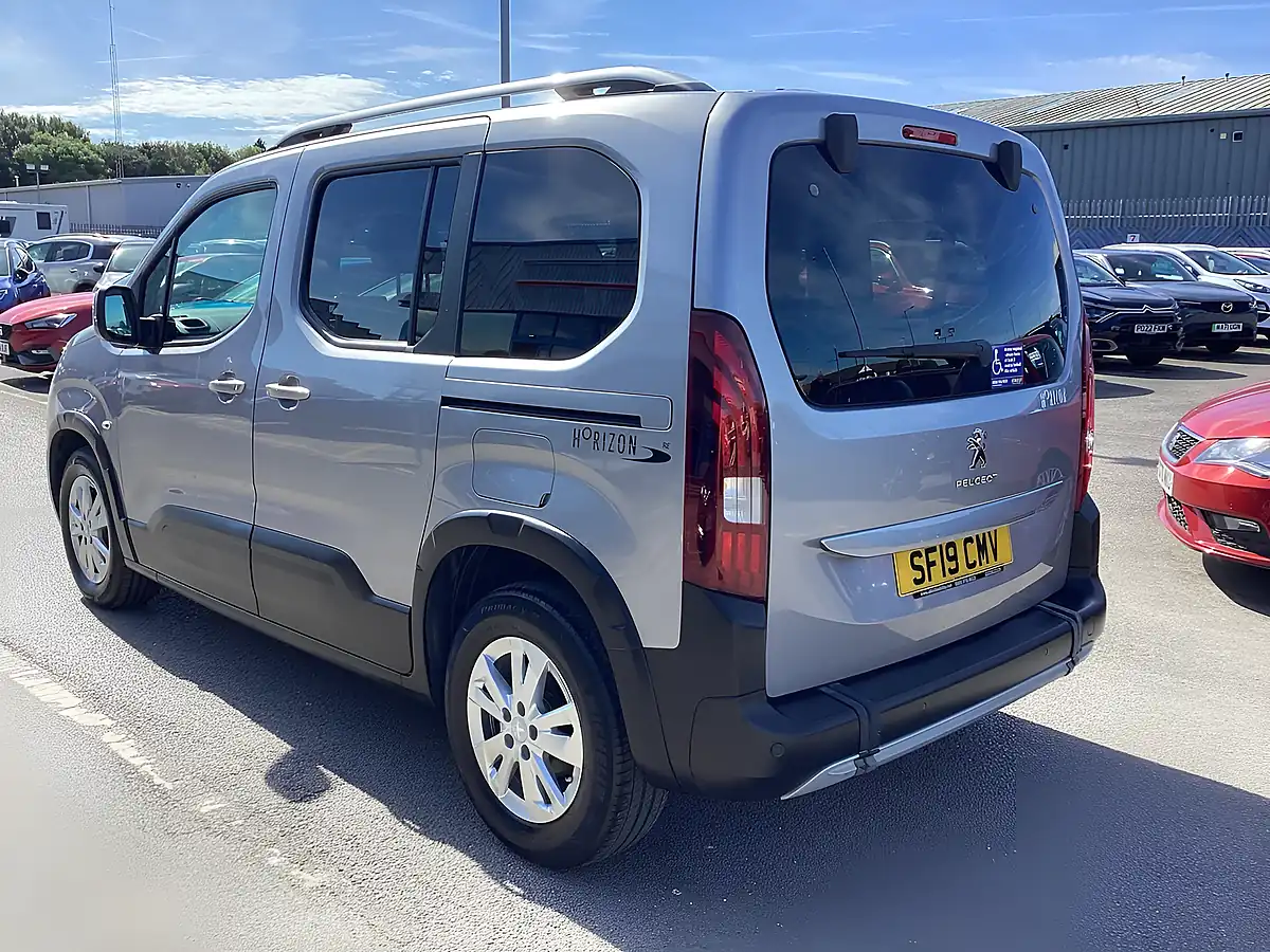 Used 2019 Peugeot Rifter Allure Grey - Interior and Exterior details 10