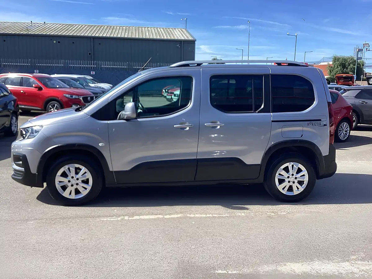 Used 2019 Peugeot Rifter Allure Grey - Interior and Exterior details 12