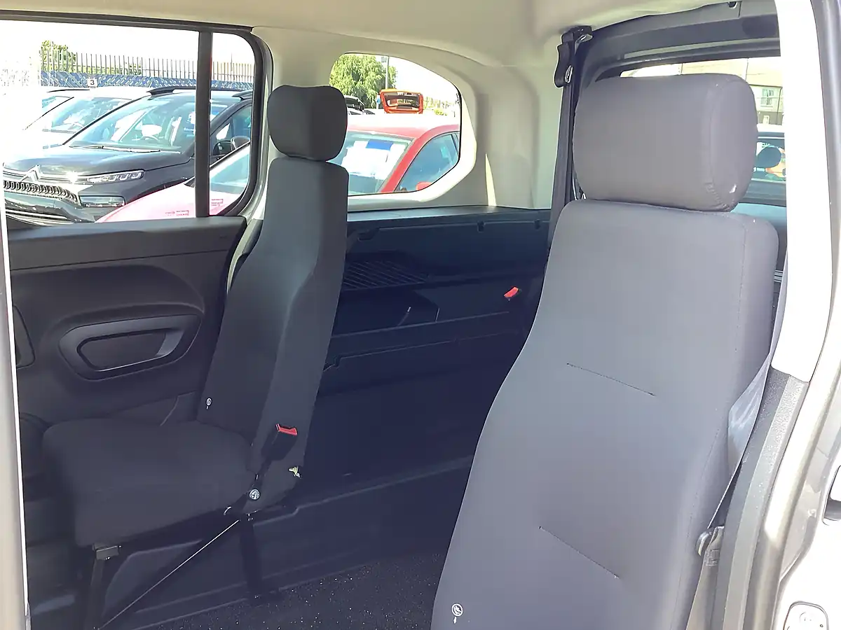 Used 2019 Peugeot Rifter Allure Grey - Interior and Exterior details 13