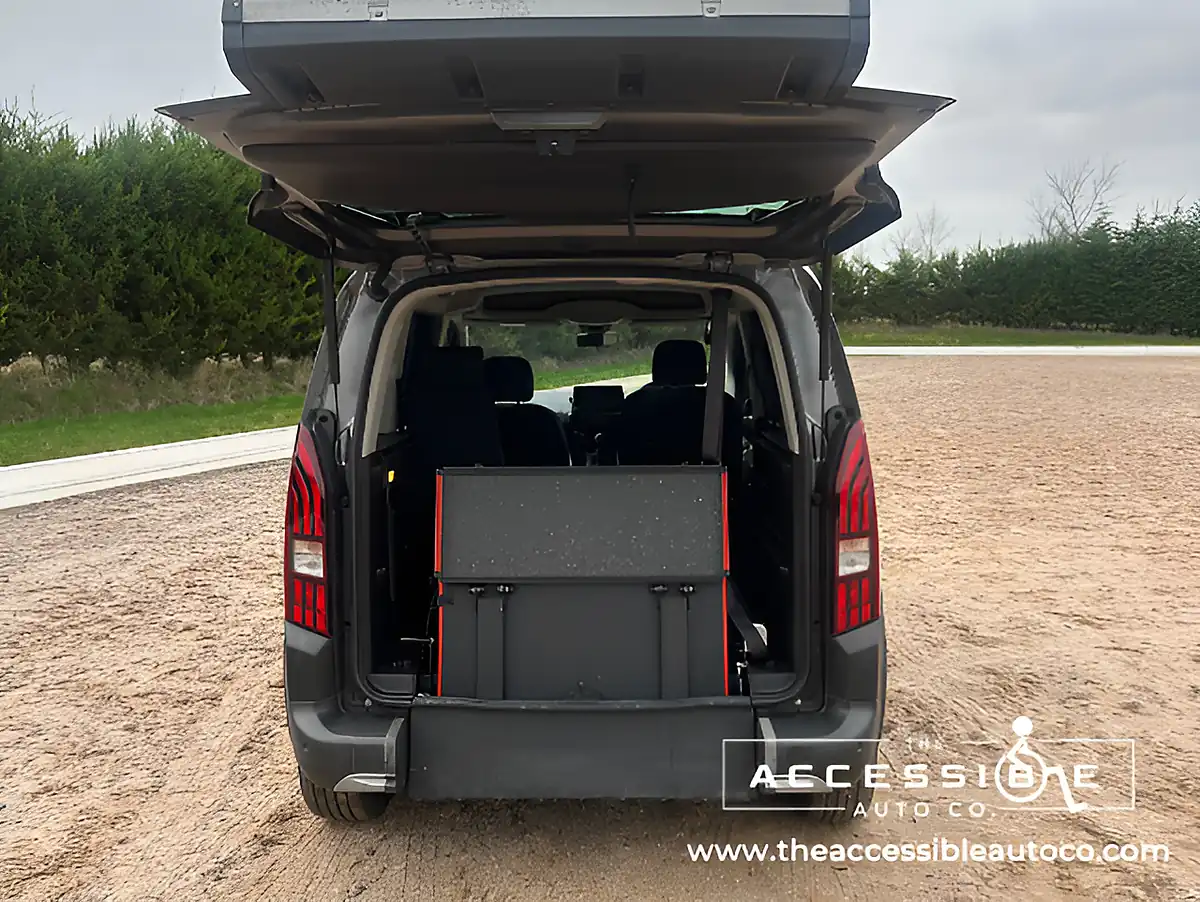 Used 2019 Peugeot Rifter Allure Horizon Grey - Interior and Exterior details 11