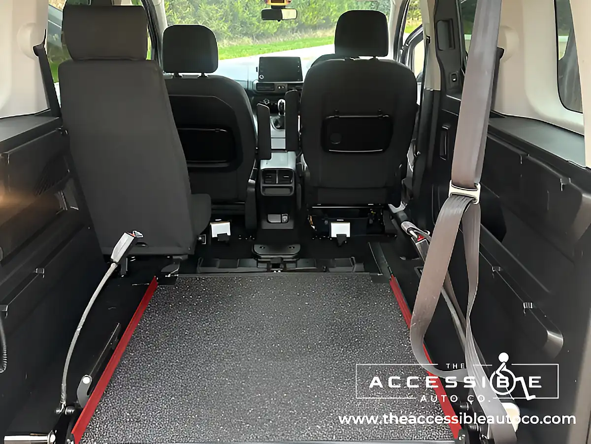 Used 2019 Peugeot Rifter Allure Horizon Grey - Interior and Exterior details 12