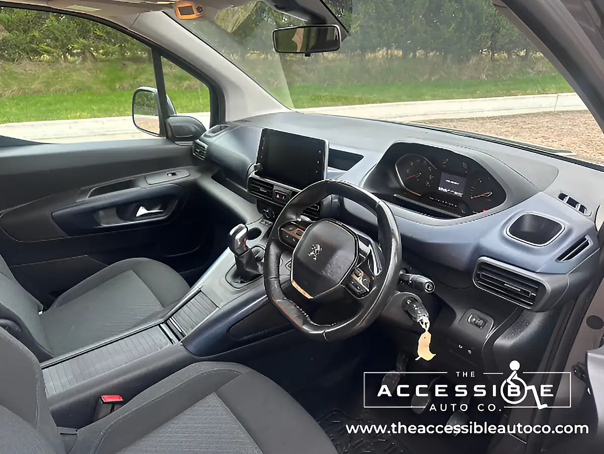 Used 2019 Peugeot Rifter Allure Horizon Grey - Interior and Exterior details 14