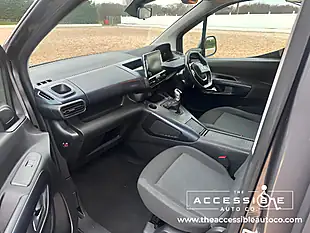 Used 2019 Peugeot Rifter Allure Horizon Grey - Interior and Exterior details 15