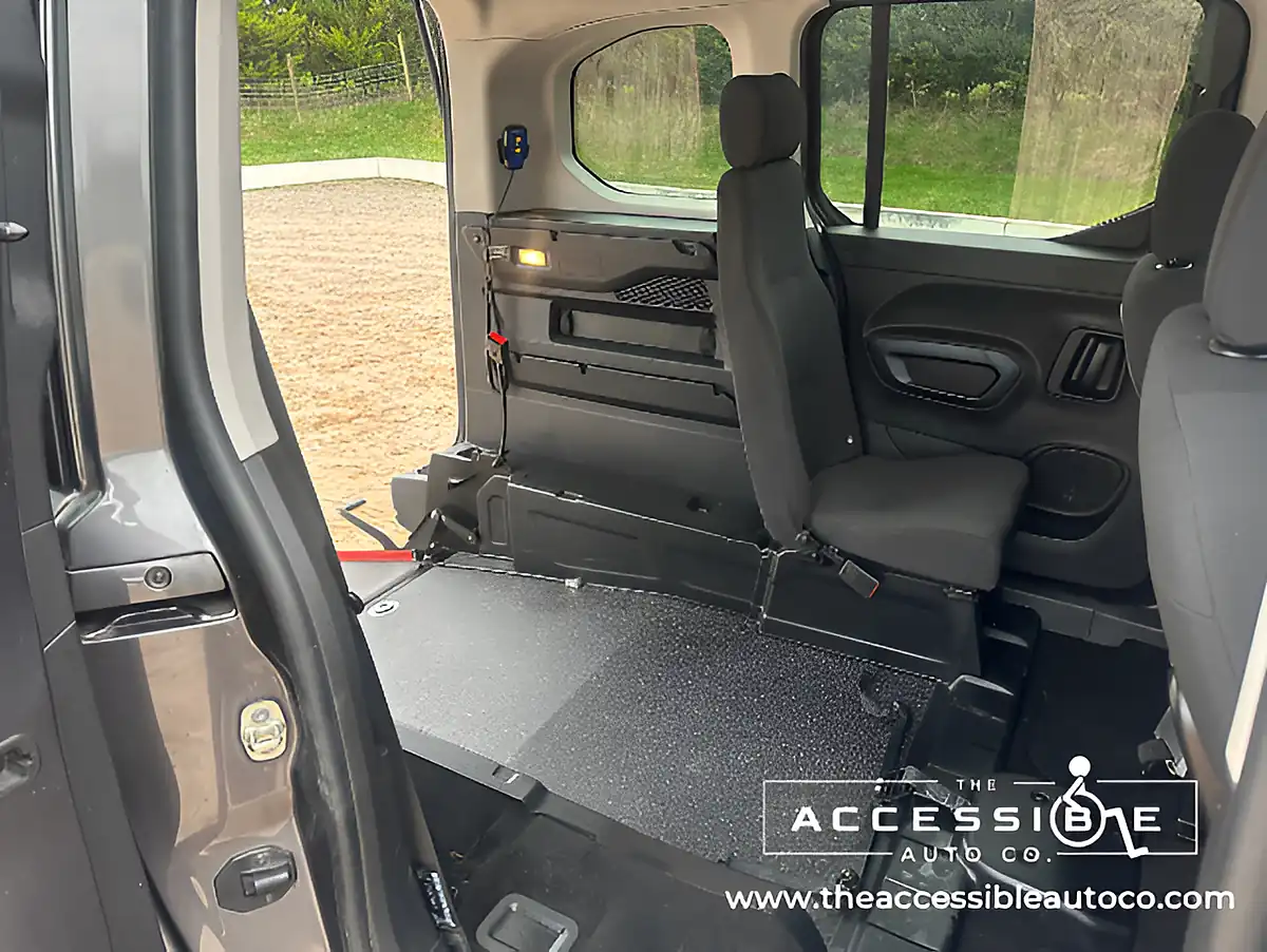 Used 2019 Peugeot Rifter Allure Horizon Grey - Interior and Exterior details 16