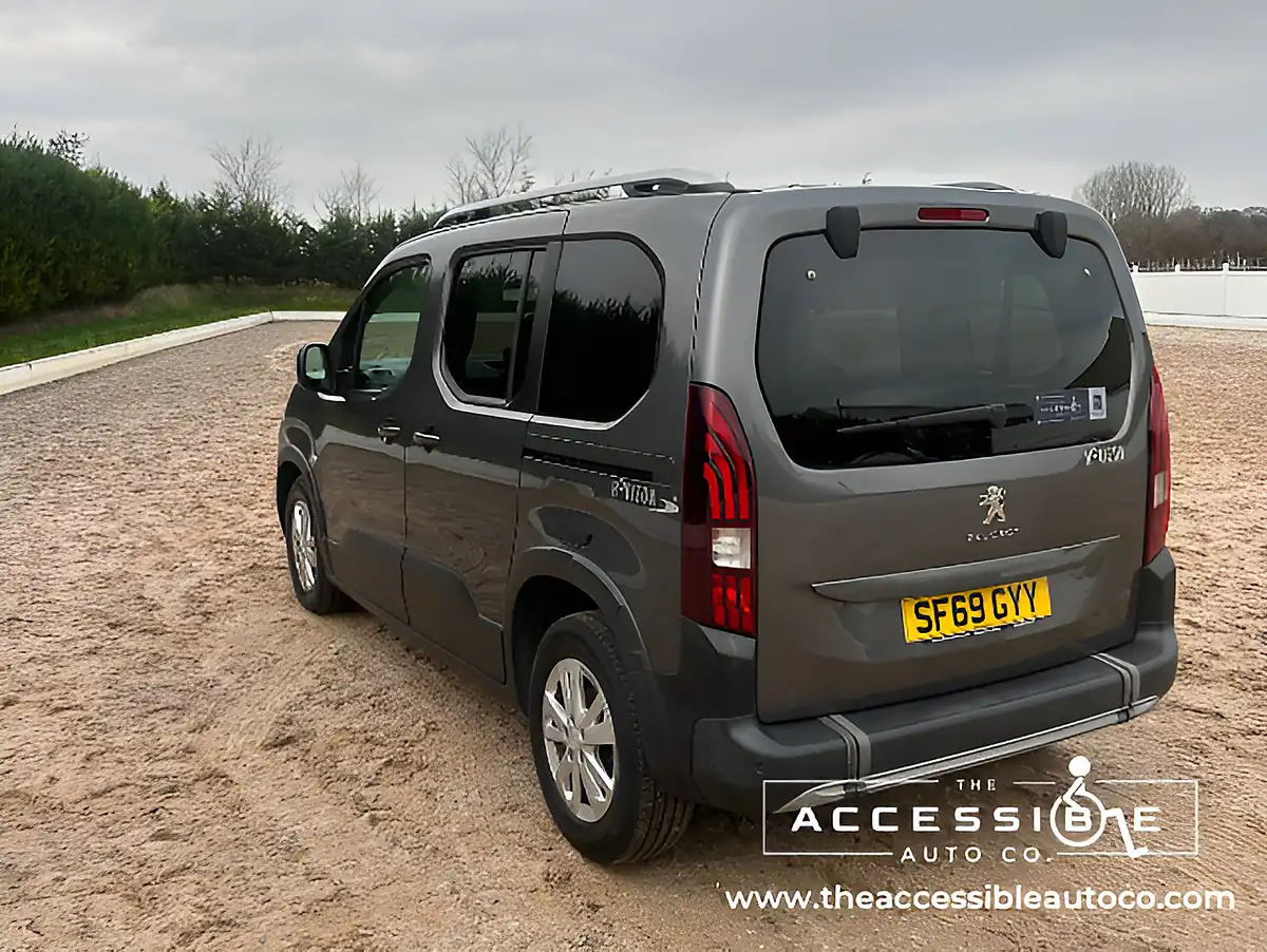 Used 2019 Peugeot Rifter Allure Horizon Grey - Interior and Exterior details 3