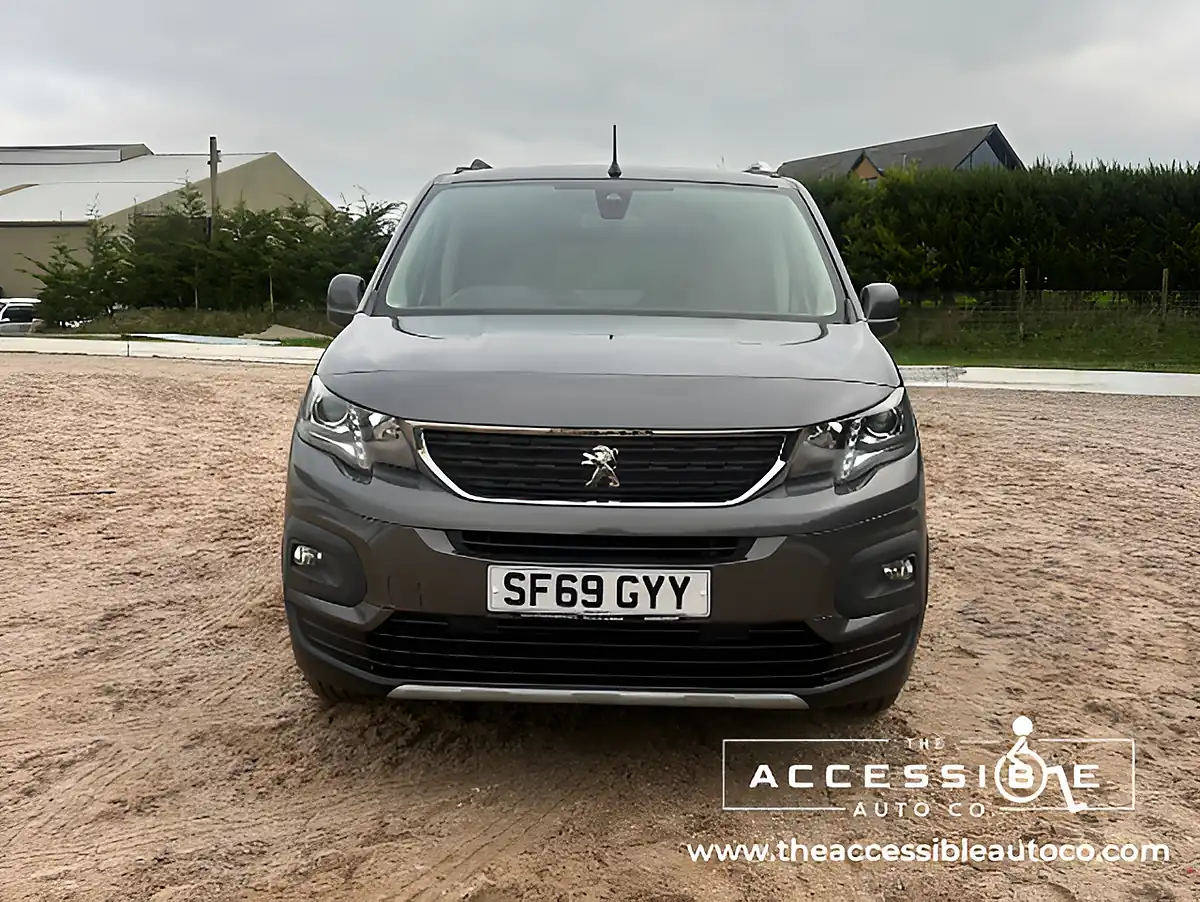 Used 2019 Peugeot Rifter Allure Horizon Grey - Interior and Exterior details 7