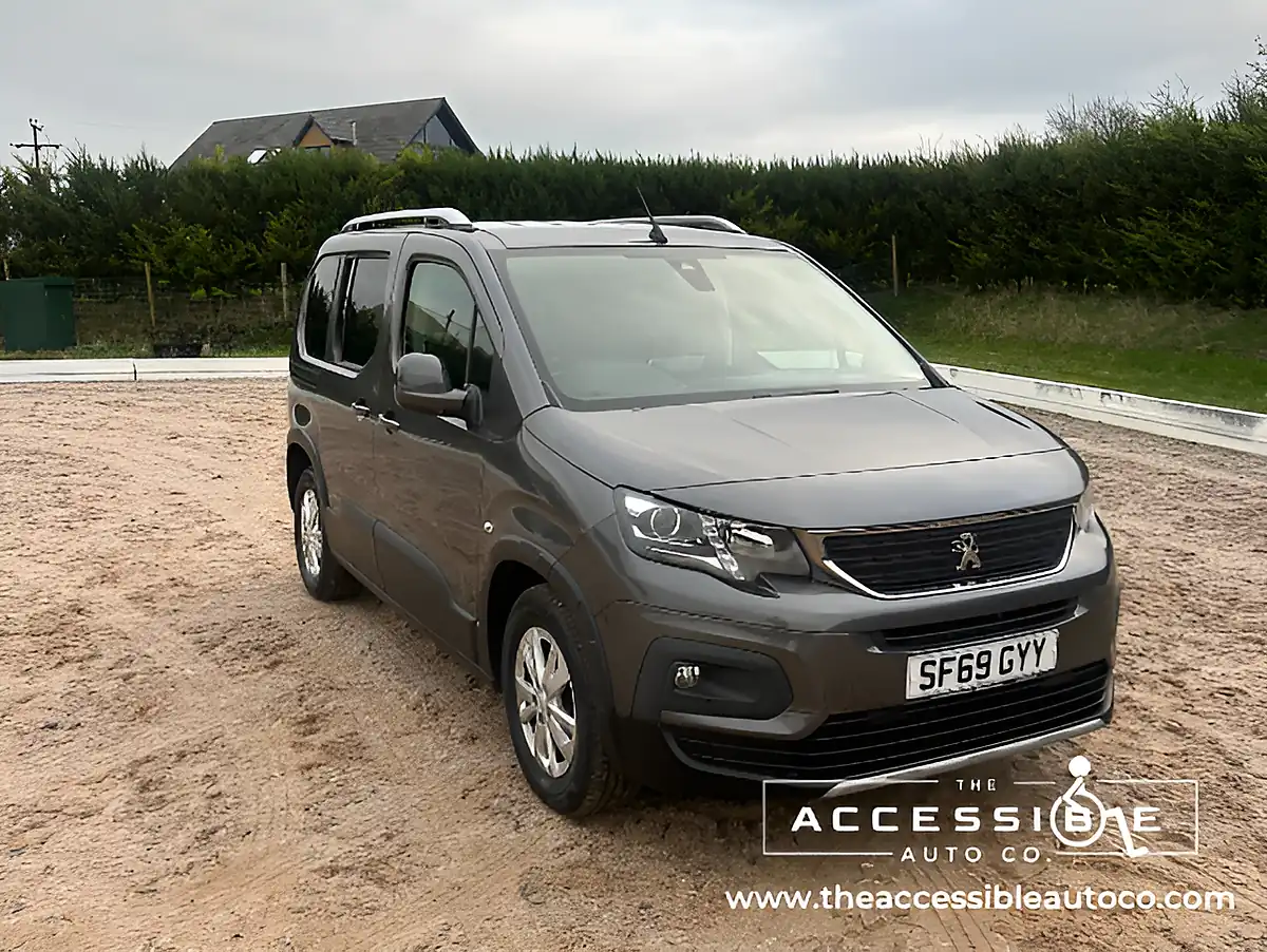 Used 2019 Peugeot Rifter Allure Horizon Grey - Interior and Exterior details 8
