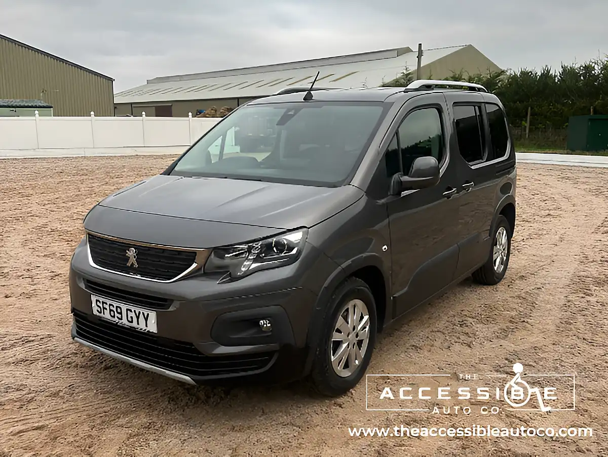 Used 2019 Peugeot Rifter Allure Horizon Grey - Interior and Exterior details 9