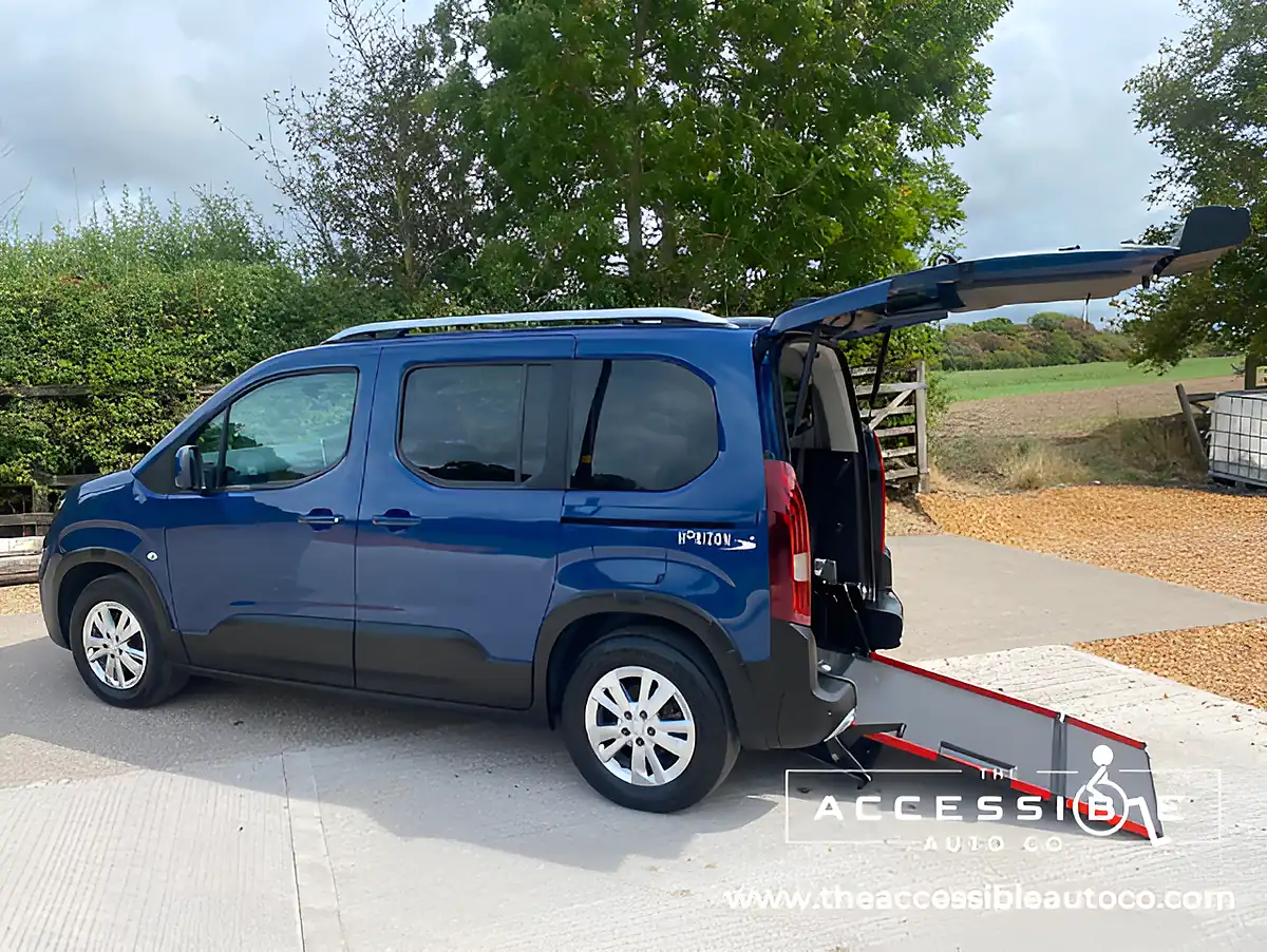 Used 2019 Peugeot Rifter Allure Horizon RS Blue - Interior and Exterior details 6