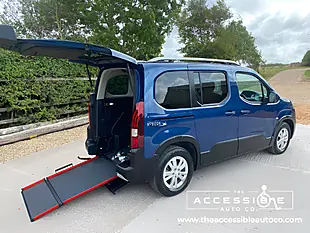 Used 2019 Peugeot Rifter Allure Horizon RS Blue - Interior and Exterior details 7