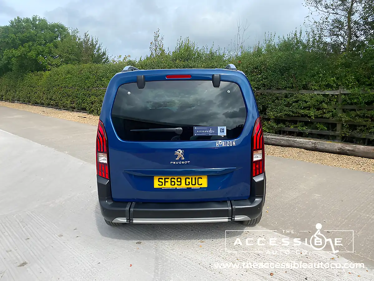 Used 2019 Peugeot Rifter Allure Horizon RS Blue - Interior and Exterior details 8