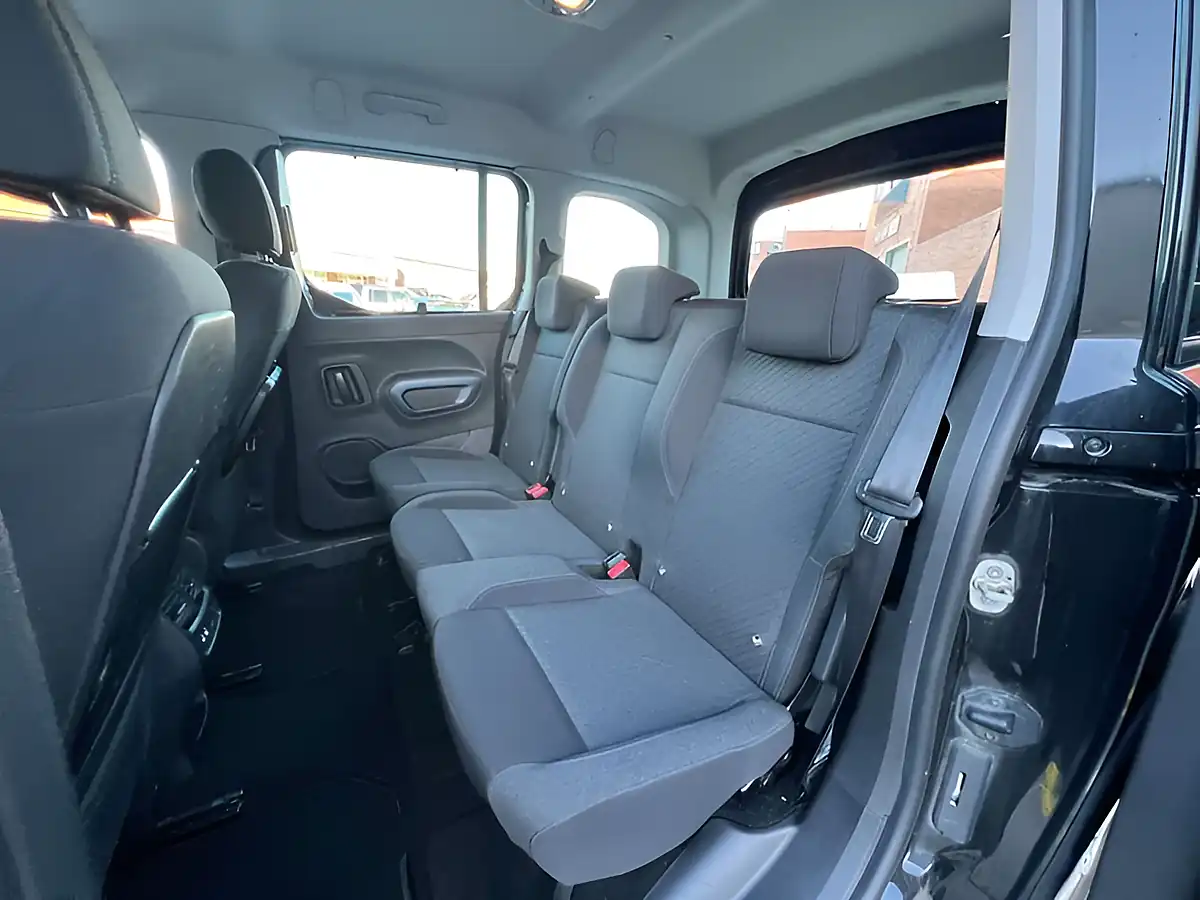 Used 2019 Peugeot Rifter Allure Onyx Black - Interior and Exterior details 16
