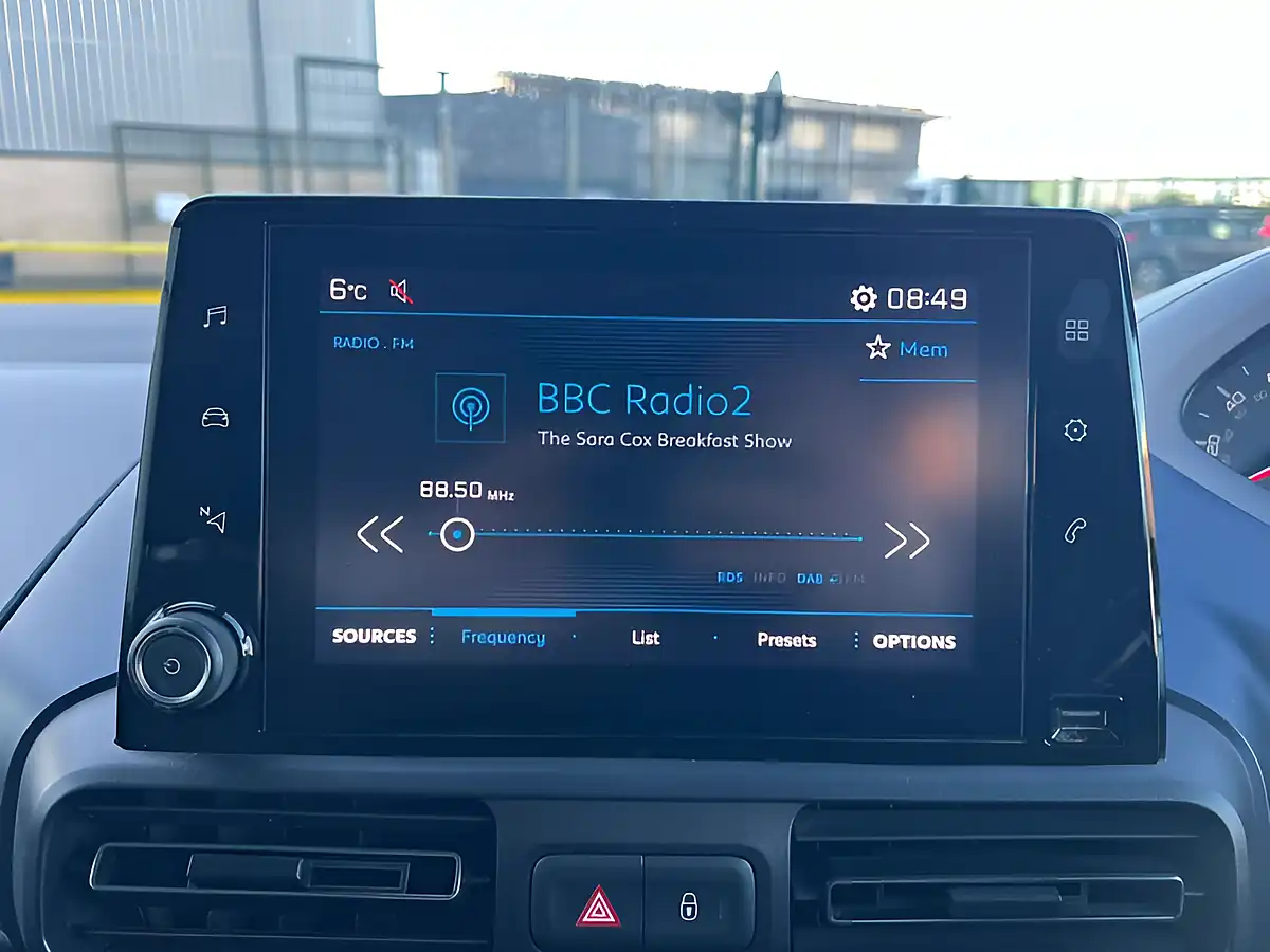 Used 2019 Peugeot Rifter Allure Onyx Black - Interior and Exterior details 8