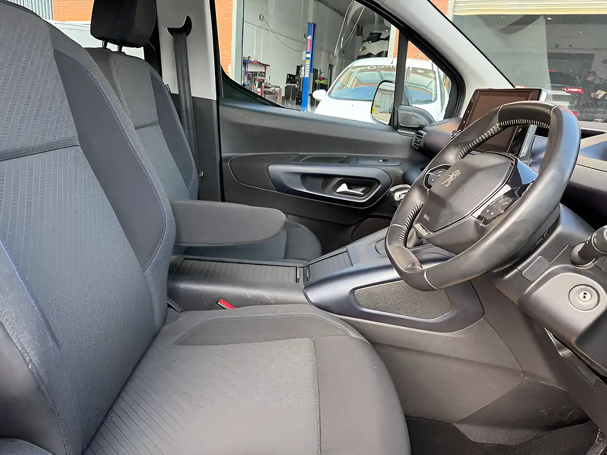 Used 2019 Peugeot Rifter Allure Onyx Black - Interior and Exterior details 10