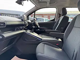 Used 2019 Peugeot Rifter Allure Onyx Black - Interior and Exterior details 13