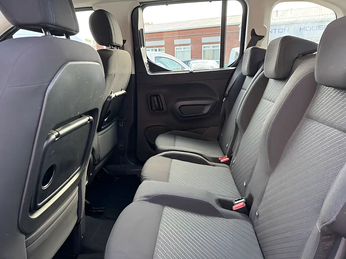 Used 2019 Peugeot Rifter Allure Onyx Black - Interior and Exterior details 19