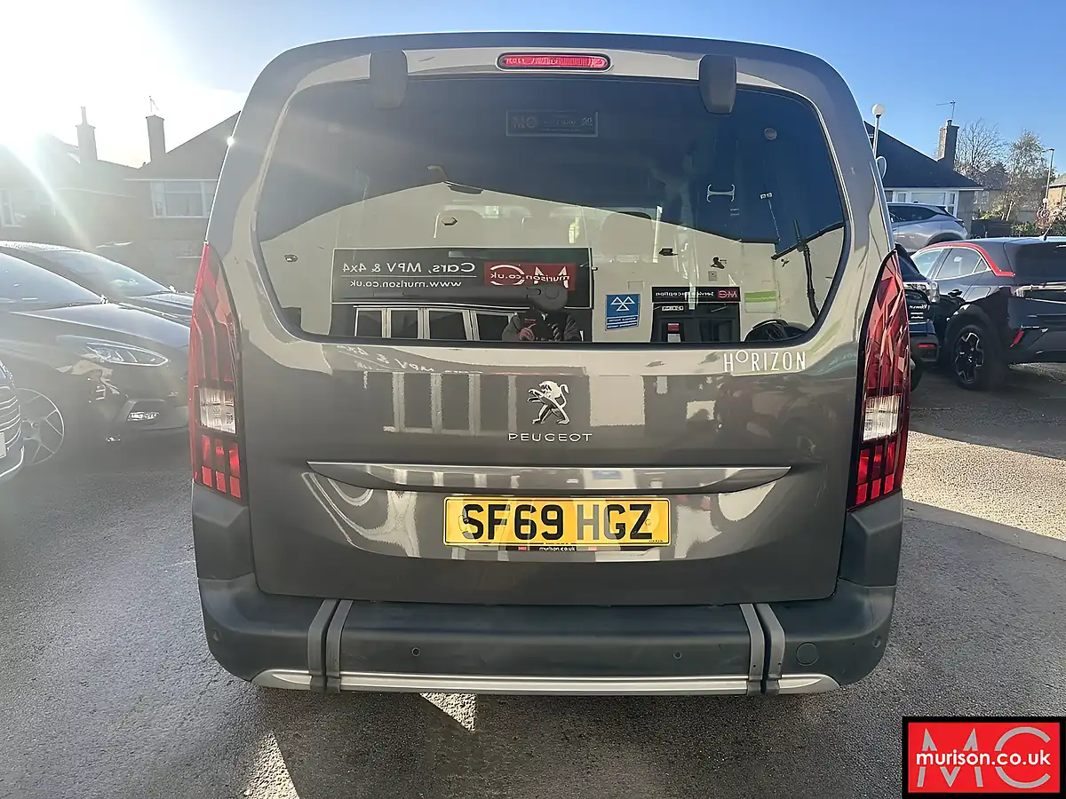 Used 2019 Peugeot Rifter Allure Premium Grey - Interior and Exterior details 11