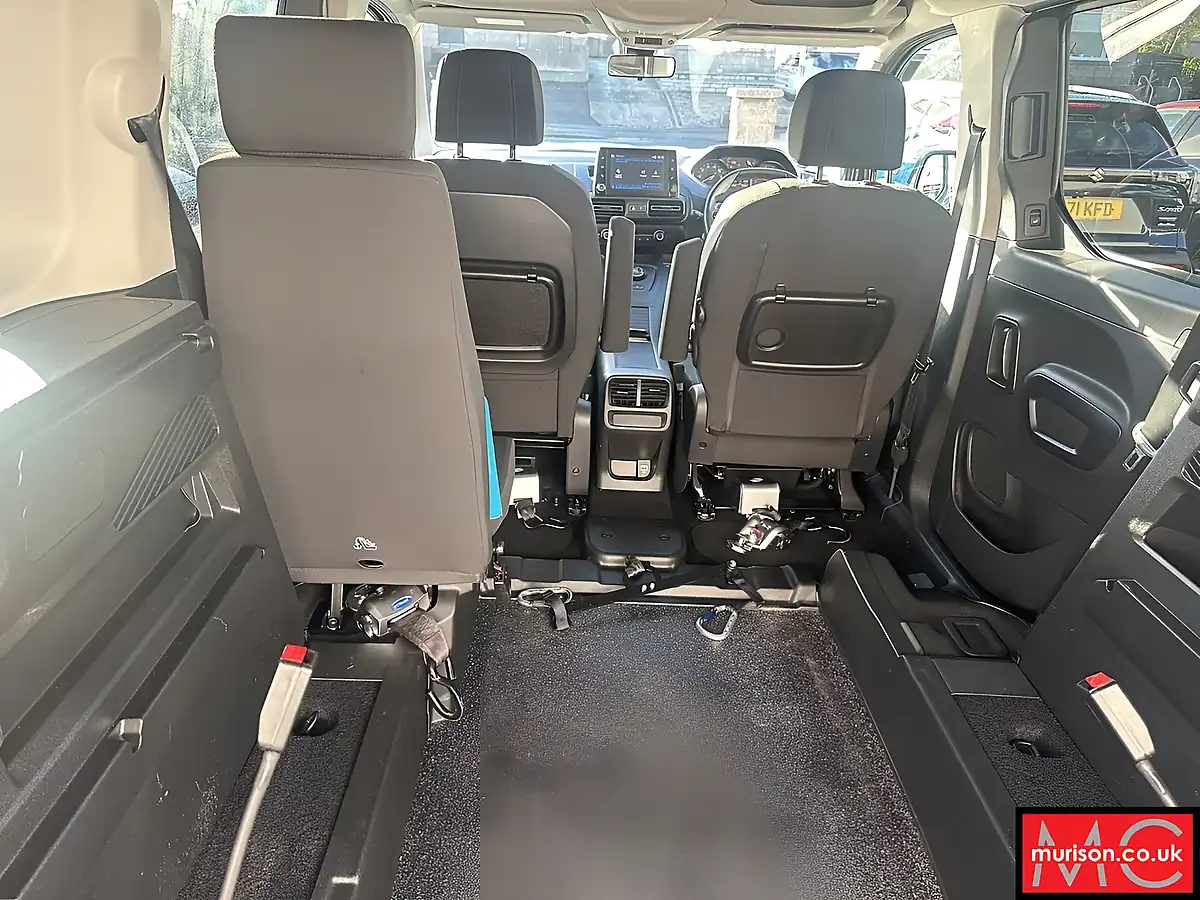 Used 2019 Peugeot Rifter Allure Premium Grey - Interior and Exterior details 14
