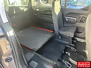 Used 2019 Peugeot Rifter Allure Premium Grey - Interior and Exterior details 20