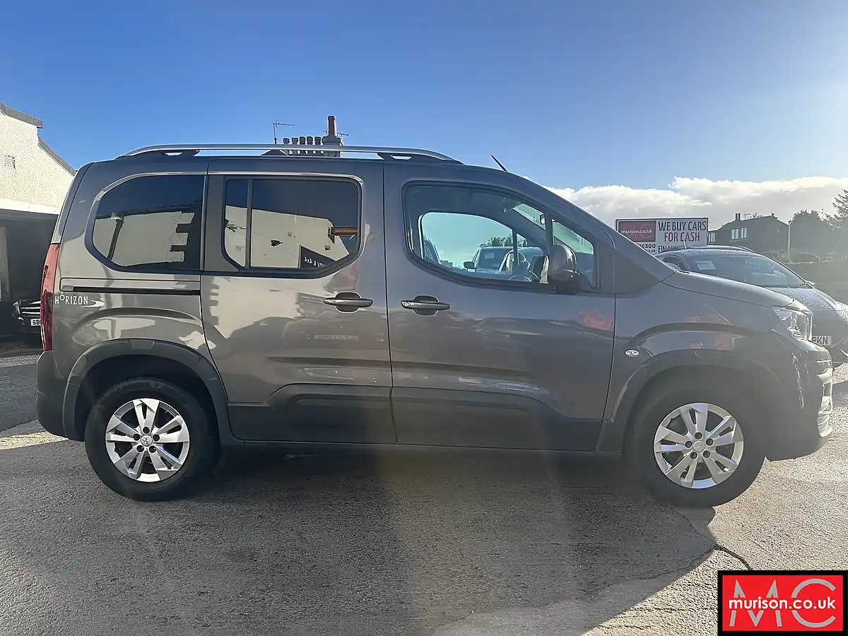 Used 2019 Peugeot Rifter Allure Premium Grey - Interior and Exterior details 6