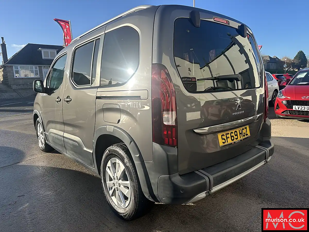 Used 2019 Peugeot Rifter Allure Premium Grey - Interior and Exterior details 7