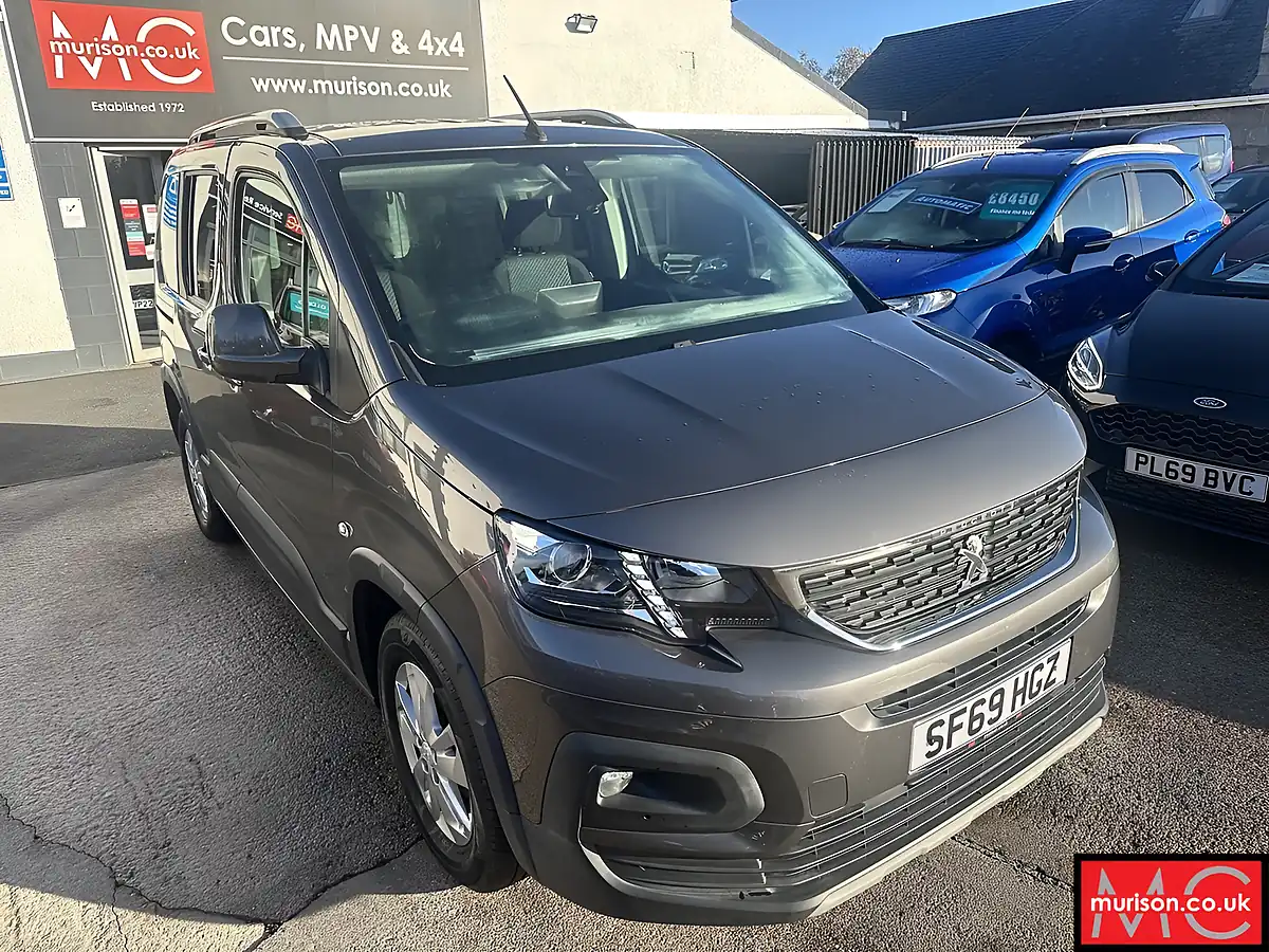 Used 2019 Peugeot Rifter Allure Premium Grey - Interior and Exterior details 9