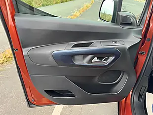 Used 2019 Peugeot Rifter Allure Standard Bronze - Interior and Exterior details 13