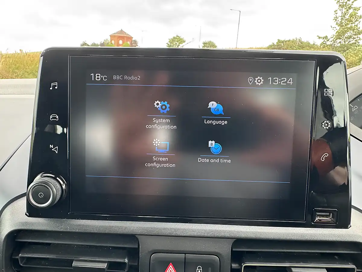 Used 2019 Peugeot Rifter Allure Standard Bronze - Interior and Exterior details 17