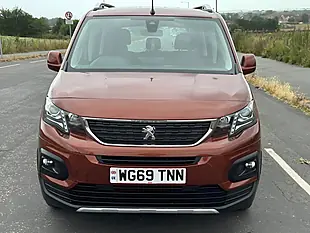 Used 2019 Peugeot Rifter Allure Standard Bronze - Interior and Exterior details 2