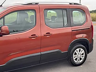 Used 2019 Peugeot Rifter Allure Standard Bronze - Interior and Exterior details 4