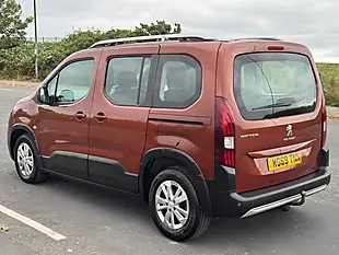 Used 2019 Peugeot Rifter Allure Standard Bronze - Interior and Exterior details 6