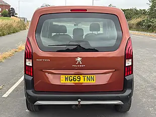 Used 2019 Peugeot Rifter Allure Standard Bronze - Interior and Exterior details 7
