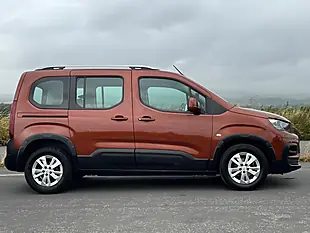 Used 2019 Peugeot Rifter Allure Standard Bronze - Interior and Exterior details 9
