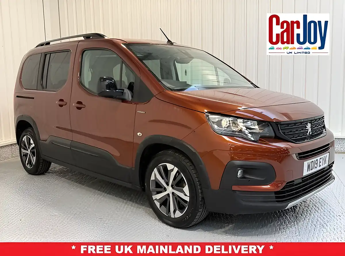 Used 2019 Peugeot Rifter GT Line Bronze - Front View