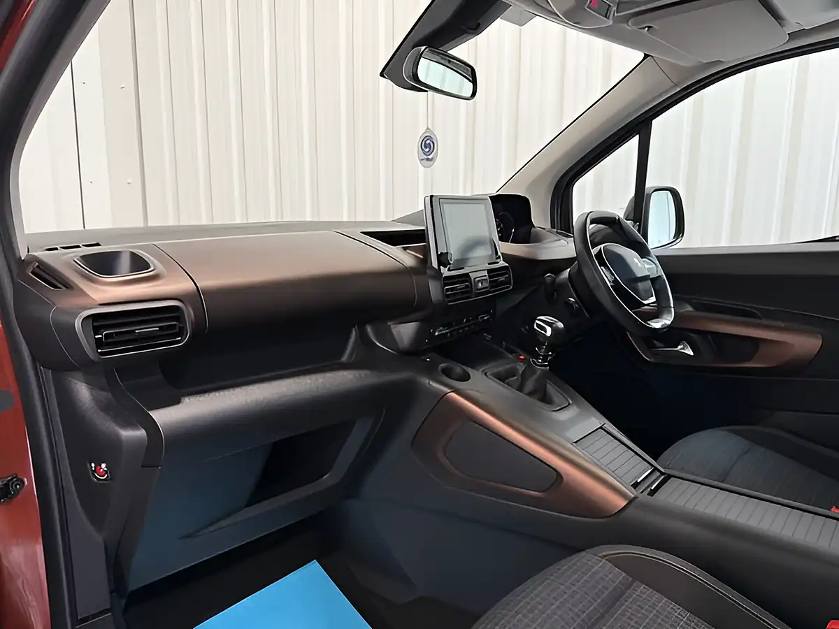 Used 2019 Peugeot Rifter GT Line Bronze - Interior and Exterior details 18