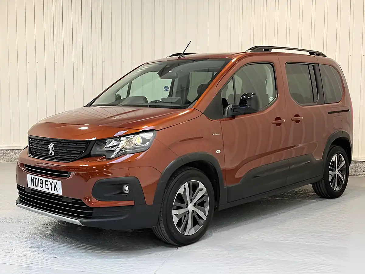 Used 2019 Peugeot Rifter GT Line Bronze - Interior and Exterior details 3