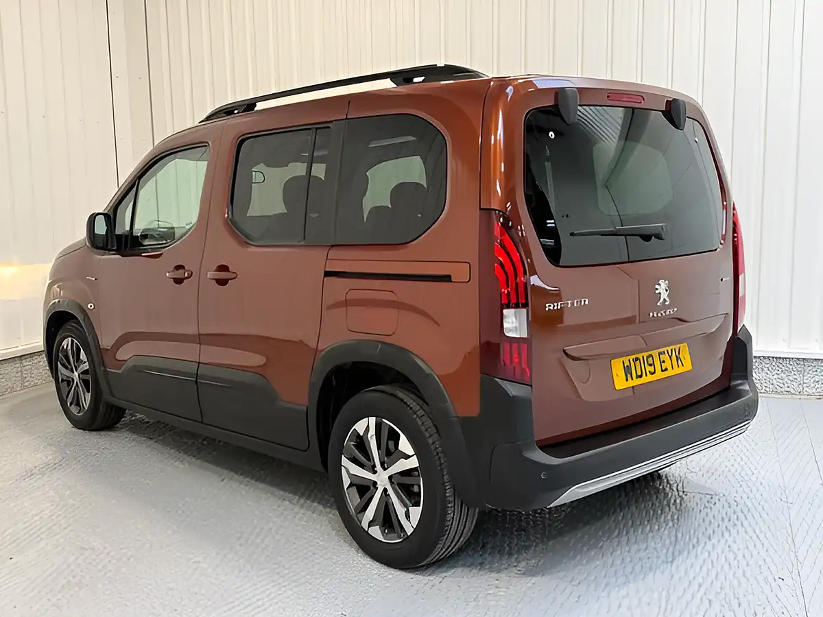 Used 2019 Peugeot Rifter GT Line Bronze - Interior and Exterior details 5