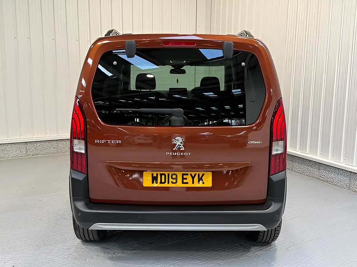 Used 2019 Peugeot Rifter GT Line Bronze - Interior and Exterior details 6