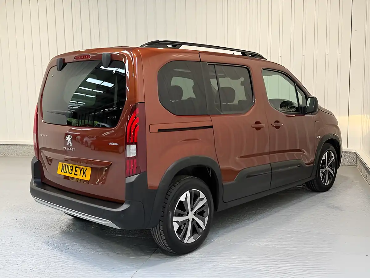 Used 2019 Peugeot Rifter GT Line Bronze - Interior and Exterior details 7