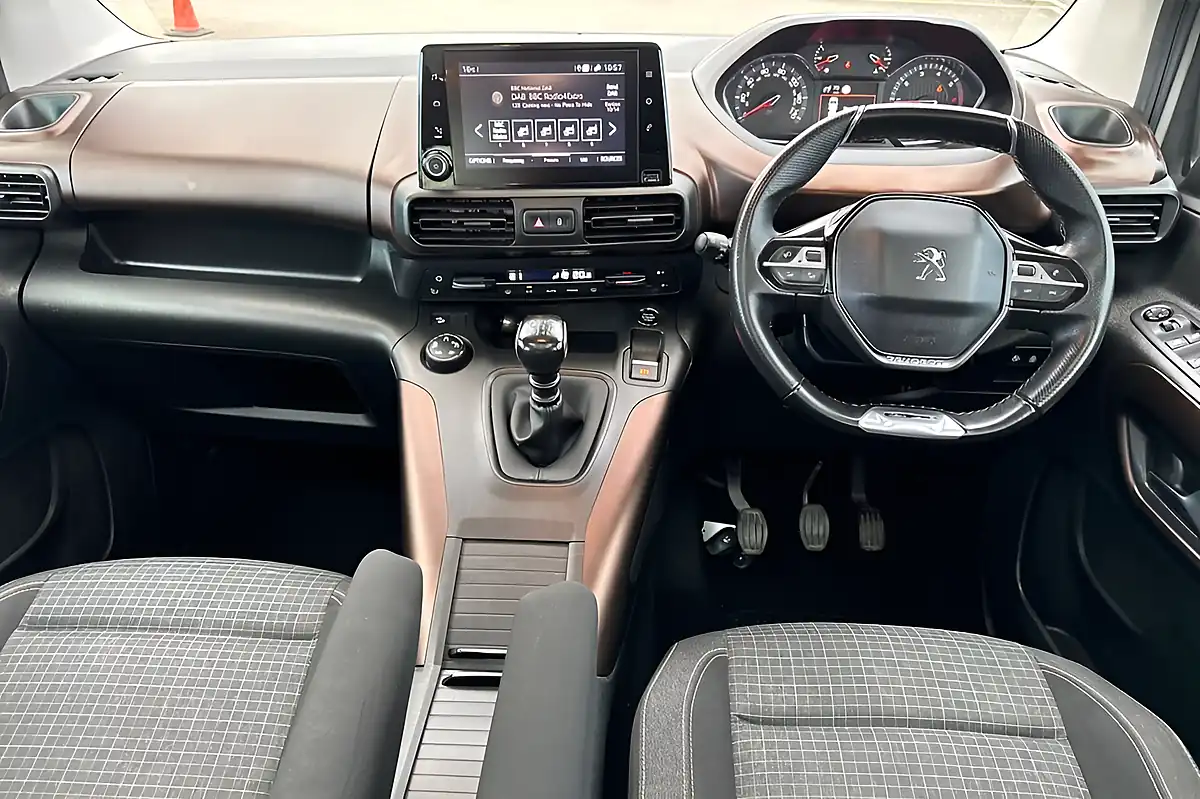 Used 2019 Peugeot Rifter GT Line Standard Beige - Interior and Exterior details 11