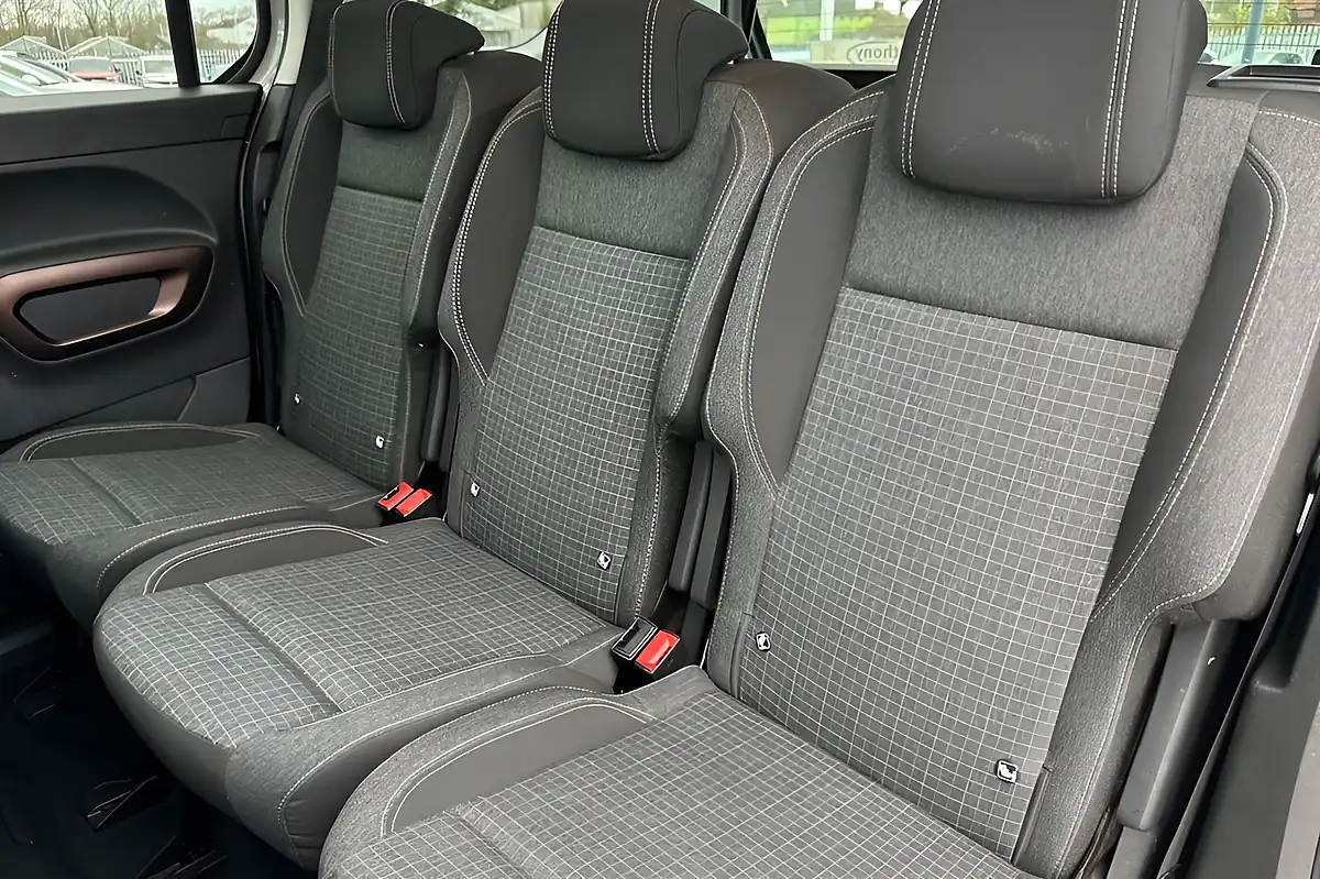 Used 2019 Peugeot Rifter GT Line Standard Beige - Interior and Exterior details 17