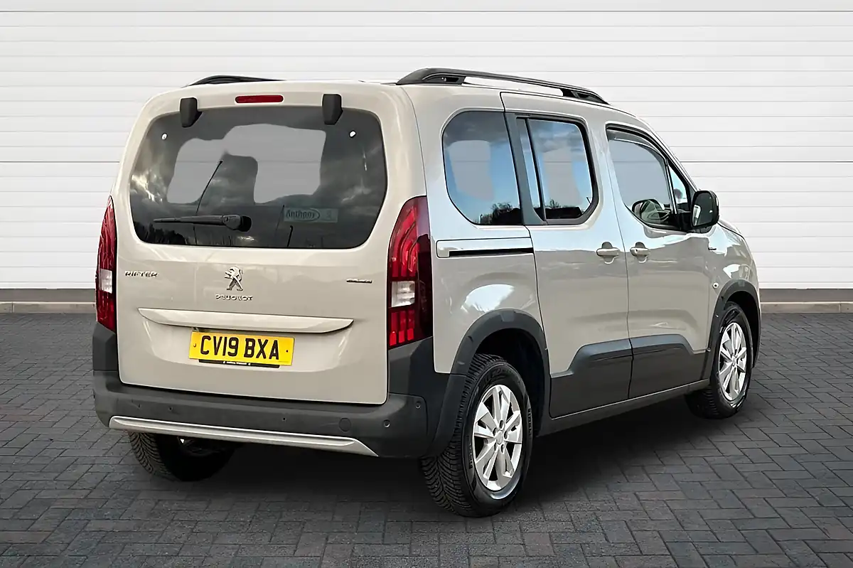 Used 2019 Peugeot Rifter GT Line Standard Beige - Interior and Exterior details 3